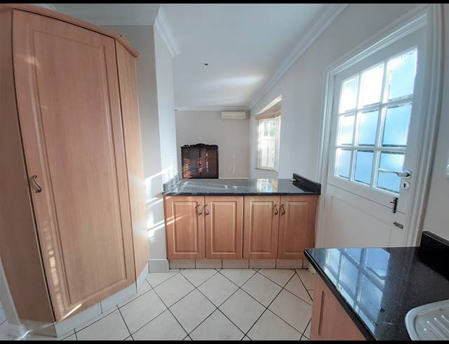 2 BEDROOM TOWNHOUSE TO LET IN SOMERSET VALLEY ESTATE